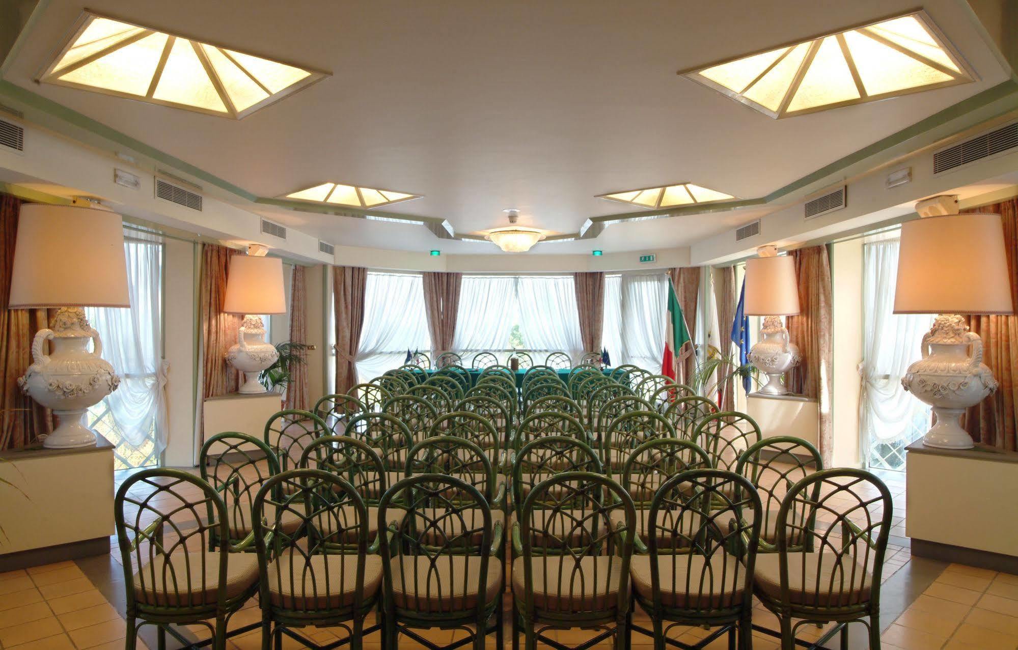 Hotel Club Il Baricentro กาเซมัสซิมา ภายนอก รูปภาพ