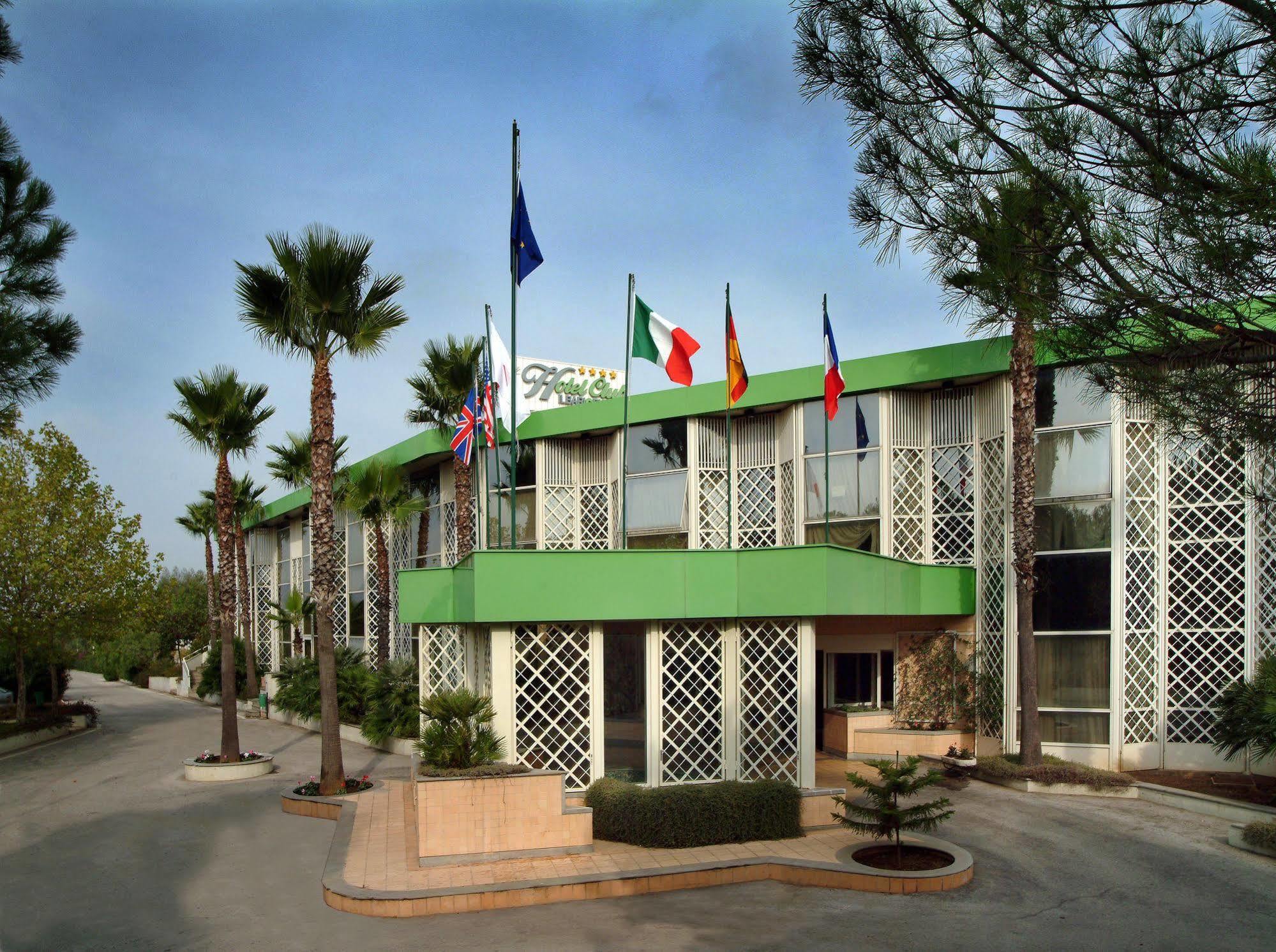Hotel Club Il Baricentro กาเซมัสซิมา ภายนอก รูปภาพ