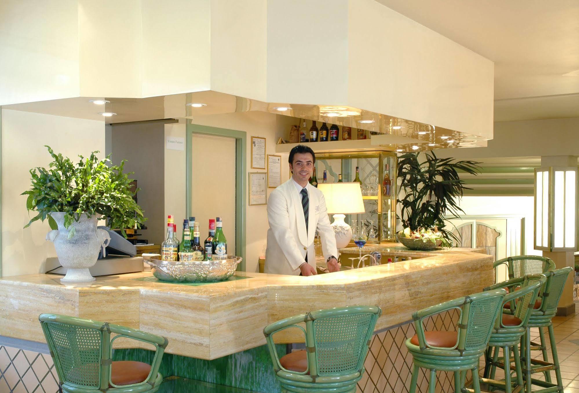 Hotel Club Il Baricentro กาเซมัสซิมา ภายนอก รูปภาพ