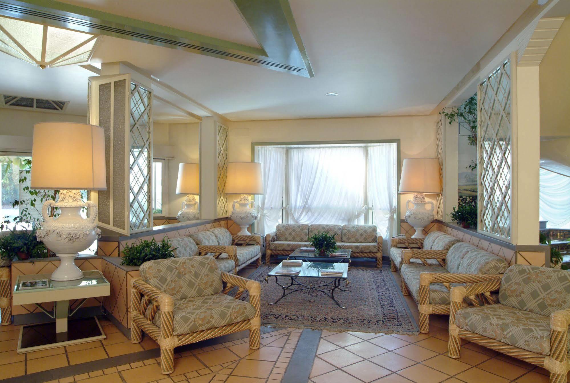 Hotel Club Il Baricentro กาเซมัสซิมา ภายนอก รูปภาพ