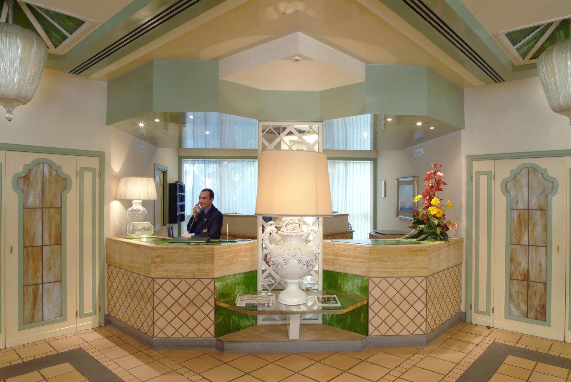 Hotel Club Il Baricentro กาเซมัสซิมา ภายนอก รูปภาพ