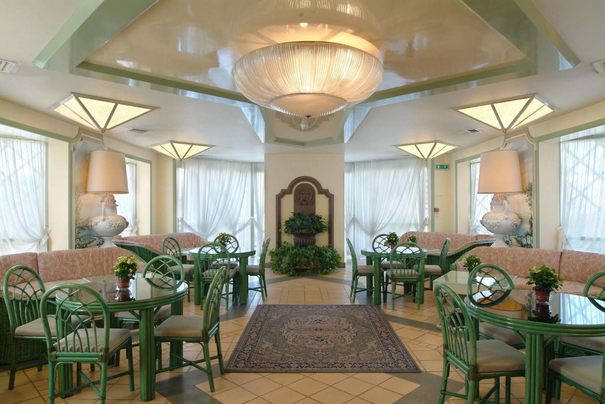Hotel Club Il Baricentro กาเซมัสซิมา ภายนอก รูปภาพ